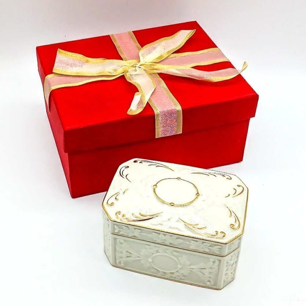 Lenox Ivory 10K Gold Porcelain Covered Trinket Box NIB
